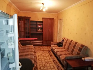 Сдам 1- комн. кв-ру в общежитии на Оболони, ул. Малиновского, 4. Метро рядом!