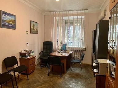 Киев, Лаврская ул., 4