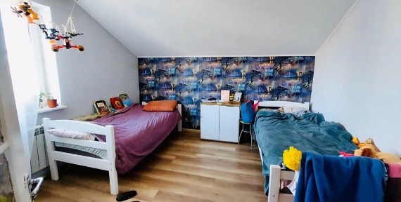 Відмінний, капітальний будинок