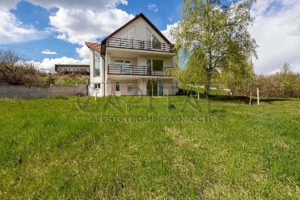 ПРОДАЮ будинок якісний ремонт 248м2 з повноцінний ЦОКОЛЬ 119м2 гараж з ділянкою 25 соток РОСЛАВИЧІ