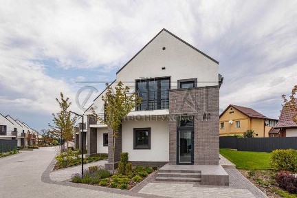 Продаж тауна у Чабанах, 120м2, 5хв до Києва, поряд Хотів, Гатне
