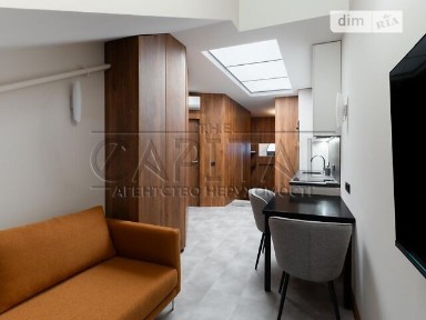Гончарна вулиця, Київ, вул. Гончарна 1 • ID 33987600
