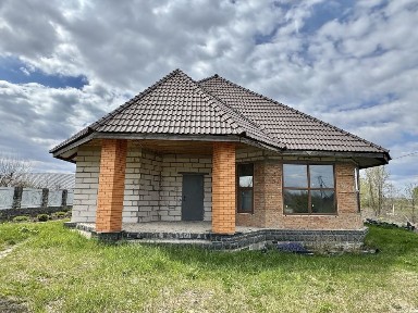 Будинок під чистову з озером! 120 м2