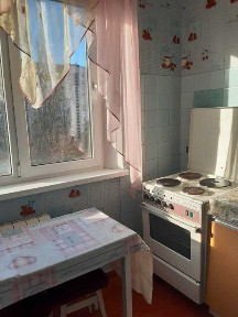 Продам 1 к. кв. 33м2, 7/9 на Олексіївці пр. Людвіга Свободи метро Олексіївська поруч.