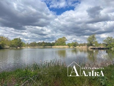 Продам будинок неподалік міста