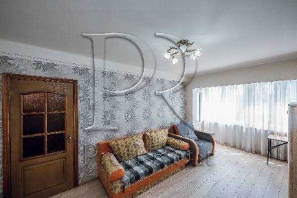 Київ, Парково-Сирецька вул., 21