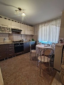 Продам трикімнатну квартиру по вул. Бандери, район 8/9 школи