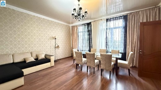 Днепр, Дмитрия Яворницкого просп., 72А