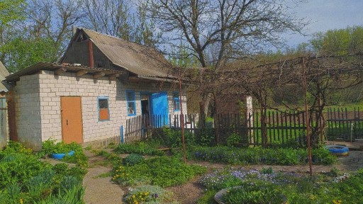 Обміняю хату в Кам'яних Потоках на квартиру в м. Кременчук