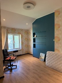 Продаж 3х кімнатноі дворівневоі квартири на Чупринки в будинку особняку