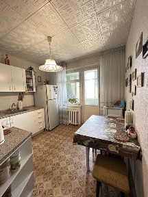 Продам простору двокімнатну квартиру жм Перемога