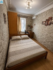 Продаж 2-кімнатної квартири 46 м², Сєрова вул., 8