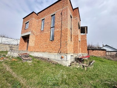 Продам новенький будинок під чистовий ремонт!