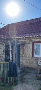 с. Музичі Бучанський район будинок 100 м2 біля озера. вул. Шевченко. землі 32 сот