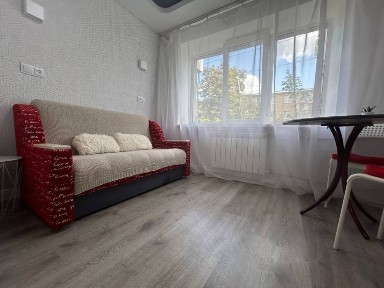 Продам однокомнатную квартиру в доме гостиного типа. Бот. Сад.