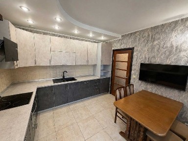 Продаж 3-х кімнатної квартири 92 кв. м. з ДБЖ вул. Драгоманова 12А