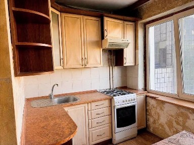 Київ, Андрія Малишко вул., 3