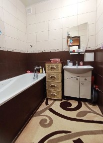 Продам 3-кімн квартиру по вул. Старицького.