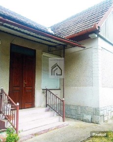 Продається гарний та затишний будинок
