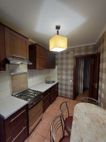 Довготривала оренда двокімнатної квартири в центрі.