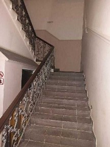 Царський будинок, в центр, метро Олімійська, висота Стелі 4м. Велика Васильківська 41.
