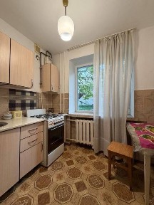 Оренда 1 кімнатної, ГЕРОЇВ МАЙДАНУ (ПАРК ЖОВТНЕВИЙ), є ПРАЛКА, ХОЛОДИЛЬНИК, частково МЕБЛІ!