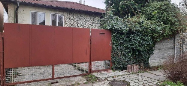 Аренда. Часть коттеджа в Днепровском районе.