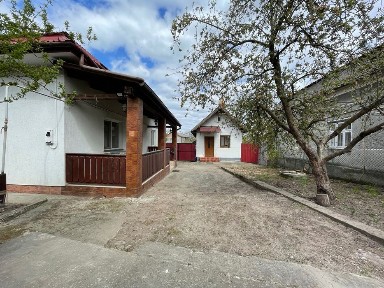 будинок в селі Залужжя Рогатинського району