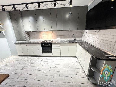 Продаж 2-кімнатної квартири 80 м², Тітова вул.