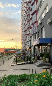 Киев, Драгоманова ул., 2Б