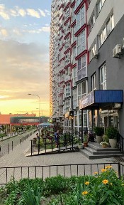 Киев, Драгоманова ул., 2Б