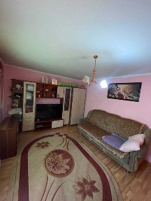 Продається 3 кімнатна квартира, кімнати роздільні, на дві сторони.