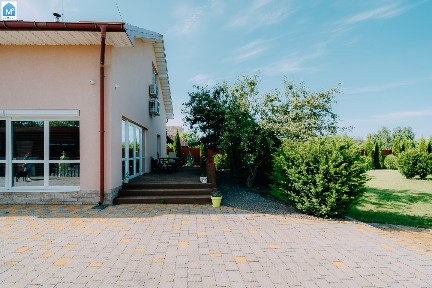 Продам будинок 240 м² на ділянці 18 соток