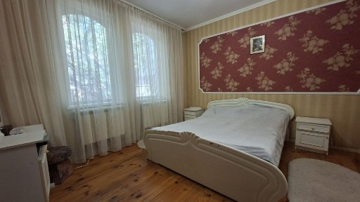 Оренда житлового будинку. ІВАНО-ФРАНКІВСЬК. Меблі. Техніка. Подвір'я.
