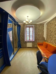 продам 3 кімнатну квартиру 1\2 високі стелі закритий двір, центральний район, вул Марка Кропівницького (Потьомкінська), кап ремонт