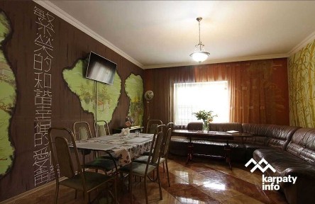 ПРОДАМ КОТЕДЖ, ЖИТЛО, БІЗНЕС між двома термальними курортами! У передмісті Берегова.