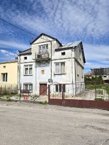 Продаж окремого будинку у Львові по вул. Дубова, 5