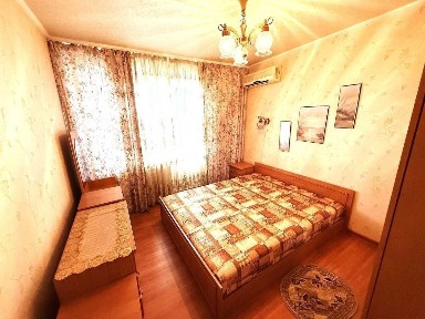 Київ, Братиславська вул., 2