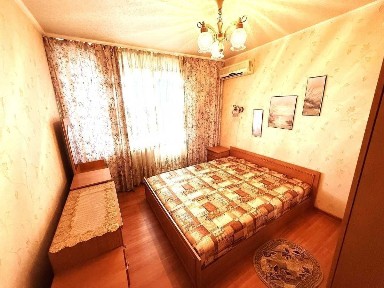 Київ, Братиславська вул., 2