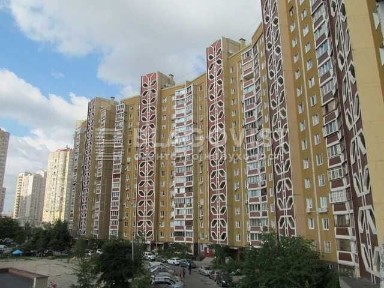 Продам 2 к. квартиру Дарницький <a href='/newbuilding/4773/view/zk-dragomanova'>Драгоманова</a> Ахматової Ревуцького