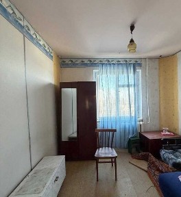 Продам 3 к. квартиру напротив парка Горького. Средний этаж. Раздельные комнаты