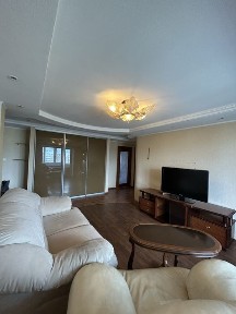 Продам квартиру на Дніпровській