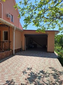 Продаж в с. Нерубайському гарного будинку в центрі Наті, вул Корольова, заїзджай і живи, землі 9.17 сотки