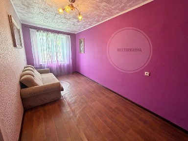 Садова/Погранична 2к квартира в продажі на 5 поверсі з косметичним ремонтом