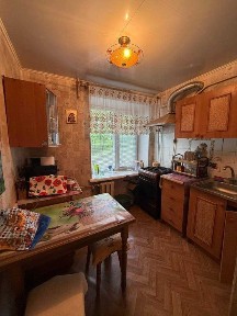Продаж 4-кімнатної квартири по вул. Тищика