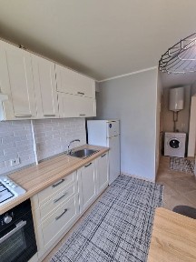 Продам 2 ком. квартиру с евроремонтом ул. Калиновая