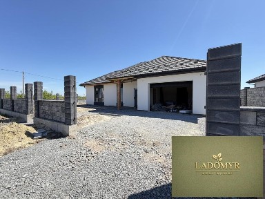 Продаж Будинок з усіма комунікаціями вул. Паркова, Обарів