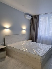 ЖК Лебединий, Ревуцького 40б, 5поверх, метро 5хв пішкиГенератор!