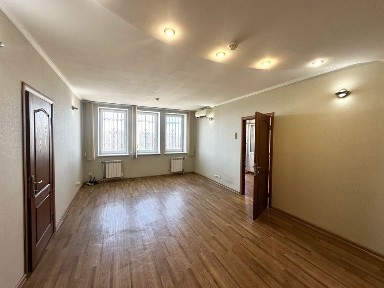 Київ, Дарницький, Бажана 10