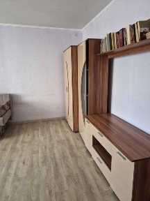 Продам 1 кімнатну Заливна, меблі, техніка.
